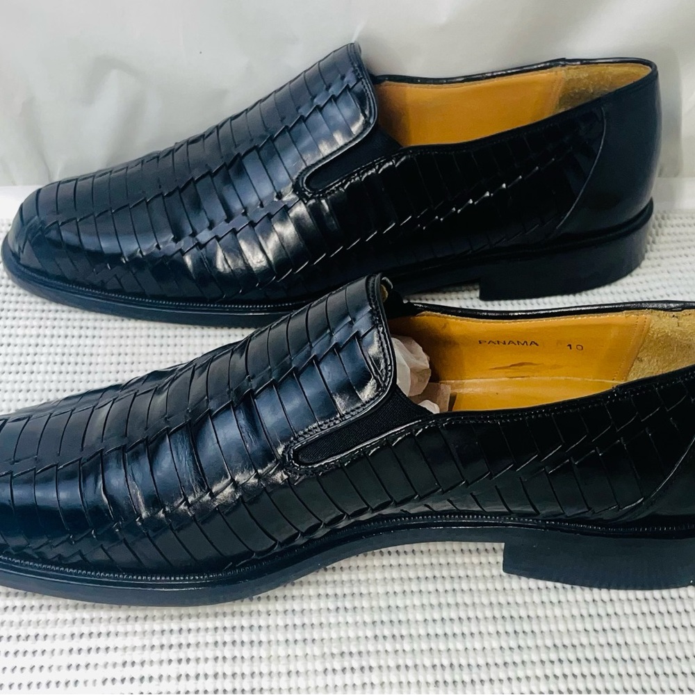 Mezlan "Panama" woven leather loafers. Size 10 M